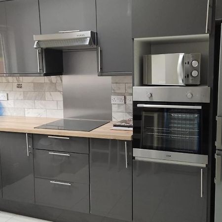Studio With Private Kitchen ดับลิน ภายนอก รูปภาพ