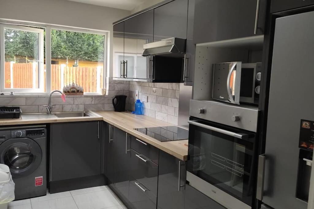 Studio With Private Kitchen ดับลิน ภายนอก รูปภาพ