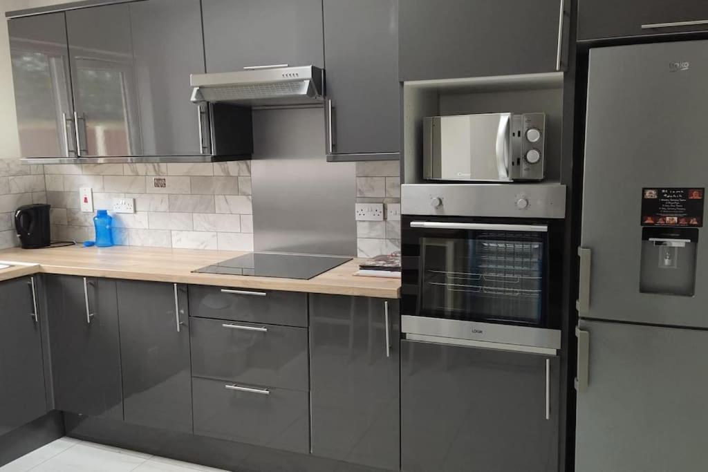 Studio With Private Kitchen ดับลิน ภายนอก รูปภาพ