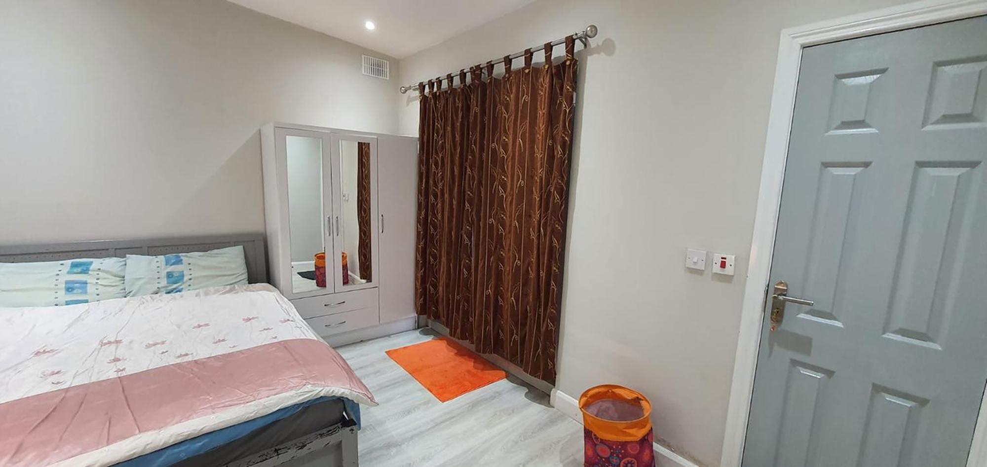 Studio With Private Kitchen ดับลิน ภายนอก รูปภาพ